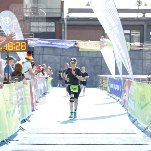 10.08.2025 - GEWOBA Citytriathlon Bremen H.Heesch http://msf.ph/oto/8553758 10.08.2025 15:48:32 Ziel  meine-sportfotos.de