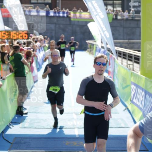 10.08.2025 - GEWOBA Citytriathlon Bremen H.Heesch http://msf.ph/oto/8553759 10.08.2025 15:15:30 Ziel 46, 64, 68, 136, 217, 229, 427 meine-sportfotos.de