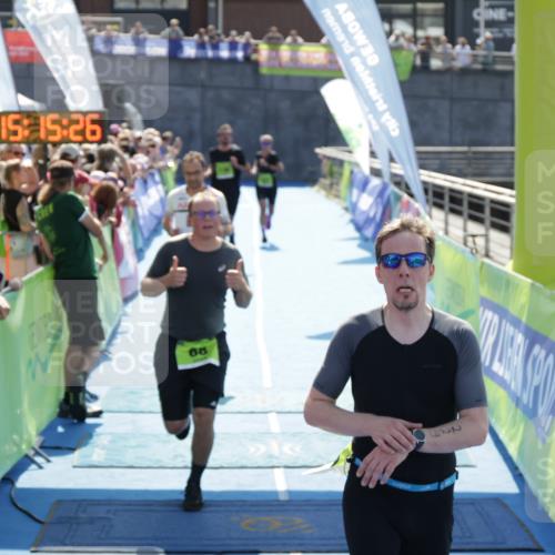 10.08.2025 - GEWOBA Citytriathlon Bremen H.Heesch http://msf.ph/oto/8553761 10.08.2025 15:15:30 Ziel 46, 64, 68, 136, 217, 229, 427 meine-sportfotos.de