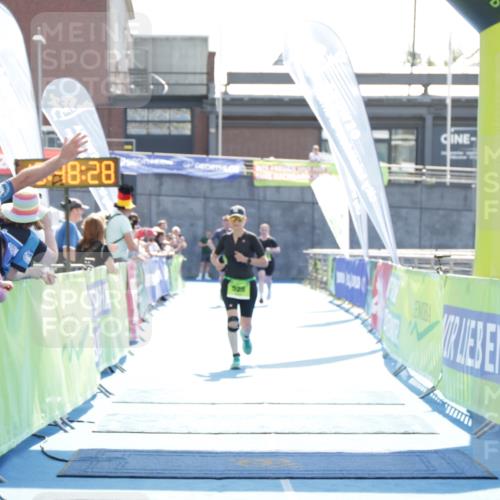 10.08.2025 - GEWOBA Citytriathlon Bremen H.Heesch http://msf.ph/oto/8553764 10.08.2025 15:48:32 Ziel  meine-sportfotos.de