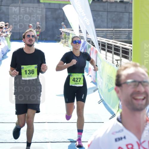 10.08.2025 - GEWOBA Citytriathlon Bremen H.Heesch http://msf.ph/oto/8553779 10.08.2025 15:15:35 Ziel 46, 68, 136, 217, 229, 427 meine-sportfotos.de