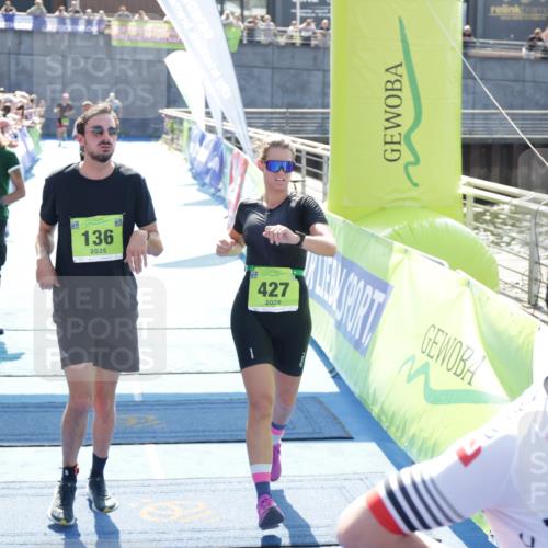 10.08.2025 - GEWOBA Citytriathlon Bremen H.Heesch http://msf.ph/oto/8553787 10.08.2025 15:15:36 Ziel 43, 46, 68, 136, 217, 229, 427 meine-sportfotos.de