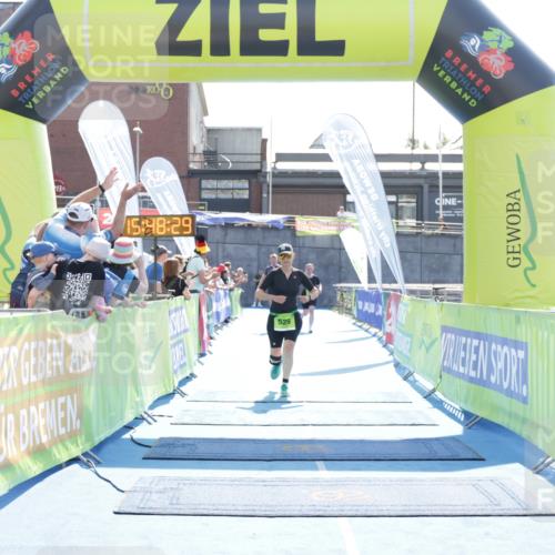 10.08.2025 - GEWOBA Citytriathlon Bremen H.Heesch http://msf.ph/oto/8553796 10.08.2025 15:48:33 Ziel 355 meine-sportfotos.de