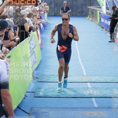 10.08.2025 - GEWOBA Citytriathlon Bremen H.Heesch http://msf.ph/oto/8553801 10.08.2025 14:02:29 Ziel 595, 873 meine-sportfotos.de