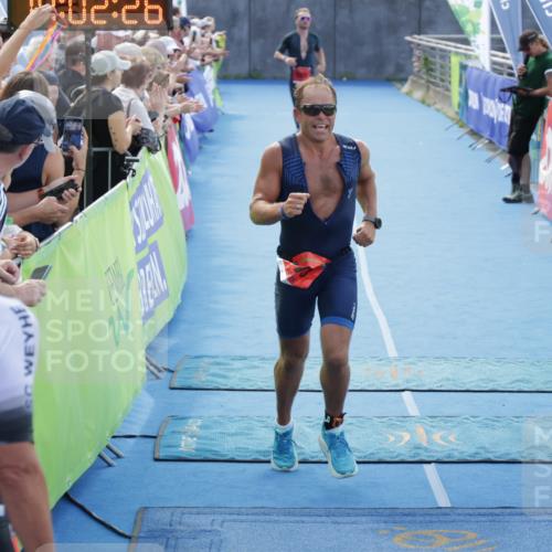 10.08.2025 - GEWOBA Citytriathlon Bremen H.Heesch http://msf.ph/oto/8553805 10.08.2025 14:02:30 Ziel 595, 873 meine-sportfotos.de