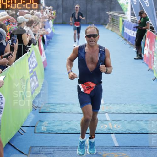 10.08.2025 - GEWOBA Citytriathlon Bremen H.Heesch http://msf.ph/oto/8553808 10.08.2025 14:02:30 Ziel 595, 873 meine-sportfotos.de