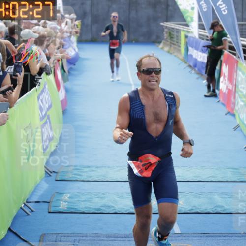 10.08.2025 - GEWOBA Citytriathlon Bremen H.Heesch http://msf.ph/oto/8553811 10.08.2025 14:02:30 Ziel 595, 873 meine-sportfotos.de