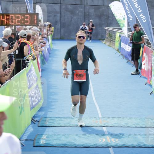 10.08.2025 - GEWOBA Citytriathlon Bremen H.Heesch http://msf.ph/oto/8553816 10.08.2025 14:02:34 Ziel 595, 873 meine-sportfotos.de