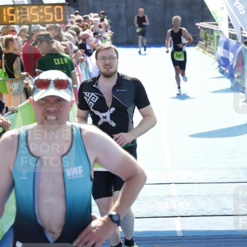 10.08.2025 - GEWOBA Citytriathlon Bremen H.Heesch http://msf.ph/oto/8553822 10.08.2025 15:15:54 Ziel 74, 285, 290 meine-sportfotos.de