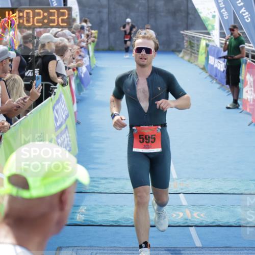 10.08.2025 - GEWOBA Citytriathlon Bremen H.Heesch http://msf.ph/oto/8553824 10.08.2025 14:02:35 Ziel 595, 873 meine-sportfotos.de