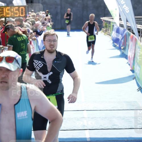 10.08.2025 - GEWOBA Citytriathlon Bremen H.Heesch http://msf.ph/oto/8553826 10.08.2025 15:15:54 Ziel 74, 285, 290 meine-sportfotos.de