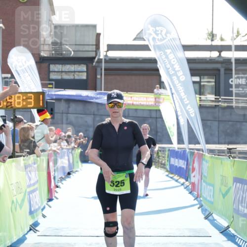 10.08.2025 - GEWOBA Citytriathlon Bremen H.Heesch http://msf.ph/oto/8553834 10.08.2025 15:48:35 Ziel 355 meine-sportfotos.de