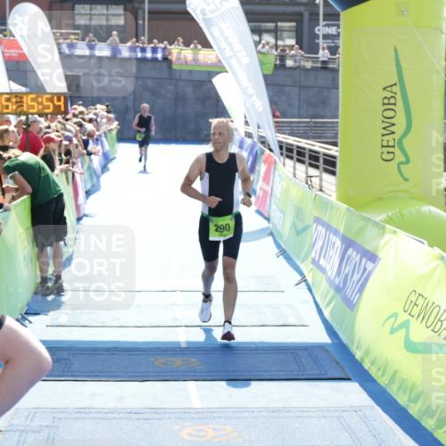 10.08.2025 - GEWOBA Citytriathlon Bremen H.Heesch http://msf.ph/oto/8553835 10.08.2025 15:15:58 Ziel 74, 290 meine-sportfotos.de