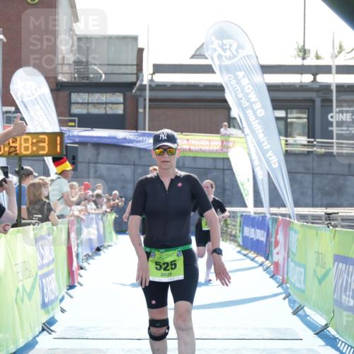 10.08.2025 - GEWOBA Citytriathlon Bremen H.Heesch http://msf.ph/oto/8553837 10.08.2025 15:48:35 Ziel 355 meine-sportfotos.de