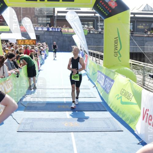 10.08.2025 - GEWOBA Citytriathlon Bremen H.Heesch http://msf.ph/oto/8553839 10.08.2025 15:15:58 Ziel 74, 290 meine-sportfotos.de