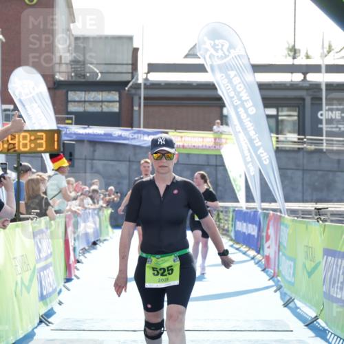 10.08.2025 - GEWOBA Citytriathlon Bremen H.Heesch http://msf.ph/oto/8553844 10.08.2025 15:48:35 Ziel 355 meine-sportfotos.de