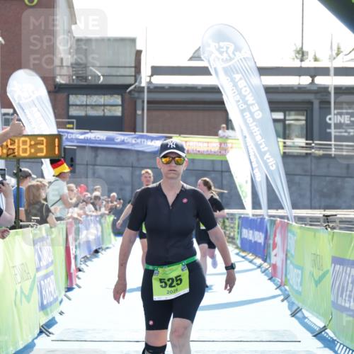 10.08.2025 - GEWOBA Citytriathlon Bremen H.Heesch http://msf.ph/oto/8553853 10.08.2025 15:48:35 Ziel 355 meine-sportfotos.de