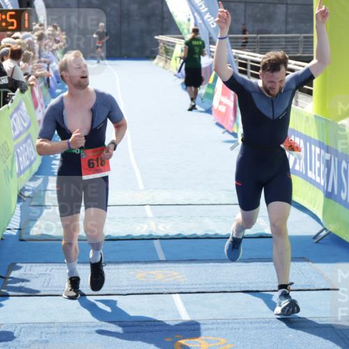 10.08.2025 - GEWOBA Citytriathlon Bremen H.Heesch http://msf.ph/oto/8553864 10.08.2025 14:02:54 Ziel 613, 618, 710 meine-sportfotos.de