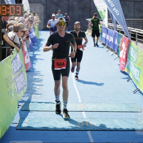 10.08.2025 - GEWOBA Citytriathlon Bremen H.Heesch http://msf.ph/oto/8553867 10.08.2025 14:03:06 Ziel 644, 768, 799 meine-sportfotos.de
