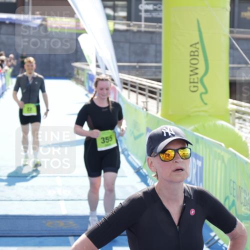 10.08.2025 - GEWOBA Citytriathlon Bremen H.Heesch http://msf.ph/oto/8553868 10.08.2025 15:48:39 Ziel 355 meine-sportfotos.de