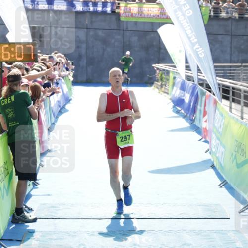 10.08.2025 - GEWOBA Citytriathlon Bremen H.Heesch http://msf.ph/oto/8553873 10.08.2025 15:16:11 Ziel 138, 297 meine-sportfotos.de