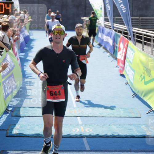 10.08.2025 - GEWOBA Citytriathlon Bremen H.Heesch http://msf.ph/oto/8553879 10.08.2025 14:03:07 Ziel 644, 768, 799 meine-sportfotos.de