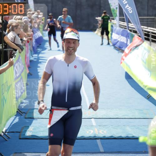 10.08.2025 - GEWOBA Citytriathlon Bremen H.Heesch http://msf.ph/oto/8553887 10.08.2025 14:03:12 Ziel 608, 644, 768, 799 meine-sportfotos.de