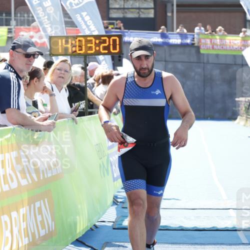 10.08.2025 - GEWOBA Citytriathlon Bremen H.Heesch http://msf.ph/oto/8553898 10.08.2025 14:03:24 Ziel 608, 786 meine-sportfotos.de