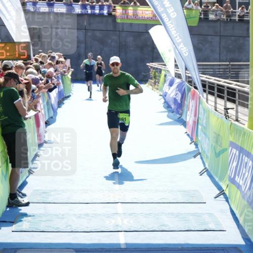 10.08.2025 - GEWOBA Citytriathlon Bremen H.Heesch http://msf.ph/oto/8553921 10.08.2025 15:16:19 Ziel 91, 297 meine-sportfotos.de