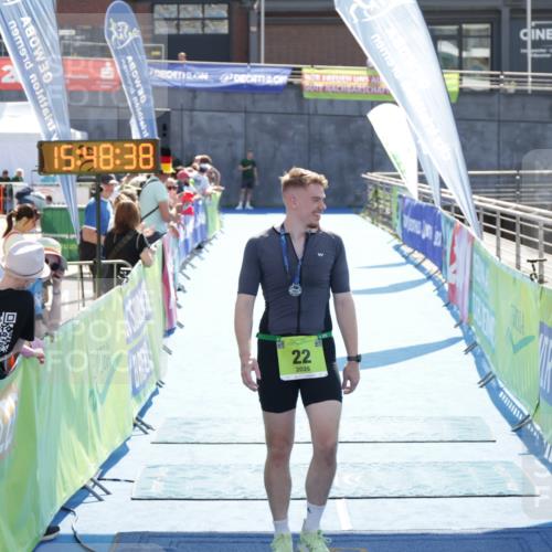 10.08.2025 - GEWOBA Citytriathlon Bremen H.Heesch http://msf.ph/oto/8553922 10.08.2025 15:48:42 Ziel 355 meine-sportfotos.de