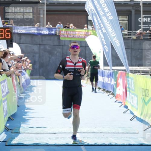 10.08.2025 - GEWOBA Citytriathlon Bremen H.Heesch http://msf.ph/oto/8553923 10.08.2025 14:03:39 Ziel 651, 763 meine-sportfotos.de