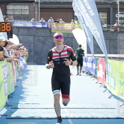 10.08.2025 - GEWOBA Citytriathlon Bremen H.Heesch http://msf.ph/oto/8553926 10.08.2025 14:03:40 Ziel 651, 763 meine-sportfotos.de