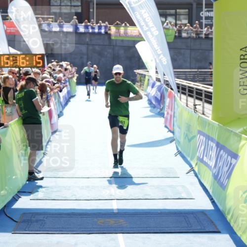 10.08.2025 - GEWOBA Citytriathlon Bremen H.Heesch http://msf.ph/oto/8553927 10.08.2025 15:16:19 Ziel 91, 297 meine-sportfotos.de