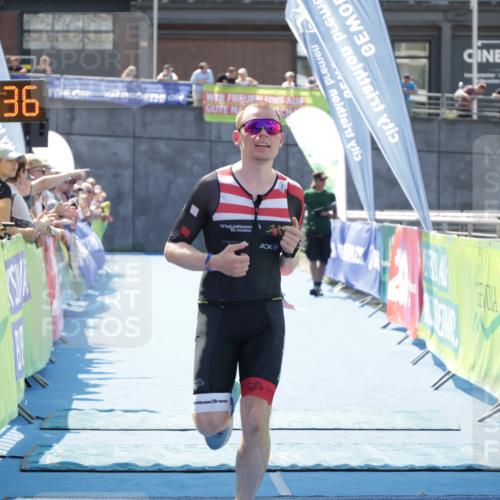 10.08.2025 - GEWOBA Citytriathlon Bremen H.Heesch http://msf.ph/oto/8553929 10.08.2025 14:03:40 Ziel 651, 763 meine-sportfotos.de