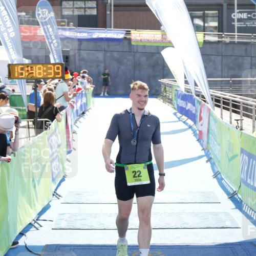 10.08.2025 - GEWOBA Citytriathlon Bremen H.Heesch http://msf.ph/oto/8553933 10.08.2025 15:48:43 Ziel 355 meine-sportfotos.de