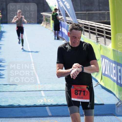 10.08.2025 - GEWOBA Citytriathlon Bremen H.Heesch http://msf.ph/oto/8553949 10.08.2025 14:04:14 Ziel 748, 793, 871 meine-sportfotos.de
