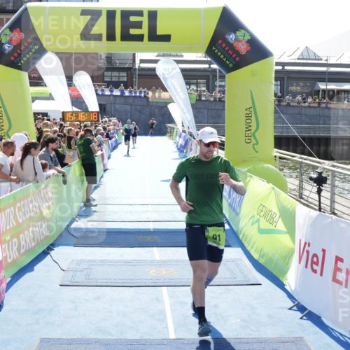 10.08.2025 - GEWOBA Citytriathlon Bremen H.Heesch http://msf.ph/oto/8553955 10.08.2025 15:16:22 Ziel 91, 93, 488 meine-sportfotos.de