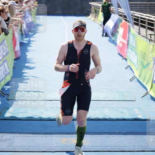 10.08.2025 - GEWOBA Citytriathlon Bremen H.Heesch http://msf.ph/oto/8553957 10.08.2025 14:04:18 Ziel 793, 871 meine-sportfotos.de