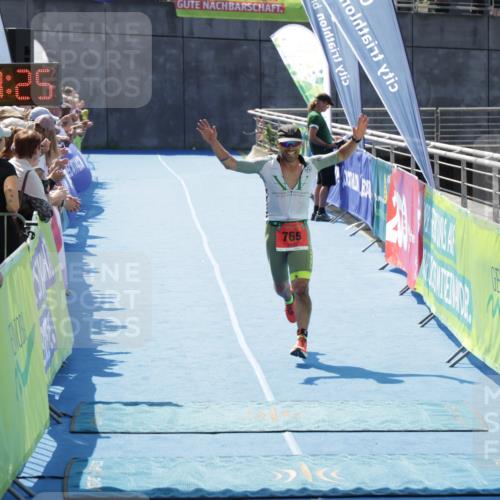 10.08.2025 - GEWOBA Citytriathlon Bremen H.Heesch http://msf.ph/oto/8553960 10.08.2025 14:04:28 Ziel 769 meine-sportfotos.de