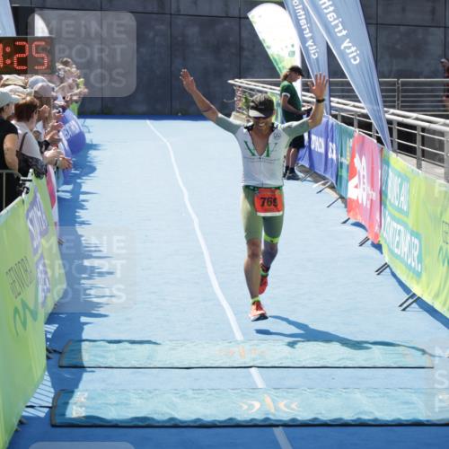 10.08.2025 - GEWOBA Citytriathlon Bremen H.Heesch http://msf.ph/oto/8553961 10.08.2025 14:04:29 Ziel 769 meine-sportfotos.de