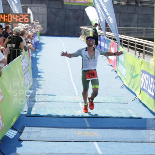 10.08.2025 - GEWOBA Citytriathlon Bremen H.Heesch http://msf.ph/oto/8553970 10.08.2025 14:04:30 Ziel 769 meine-sportfotos.de