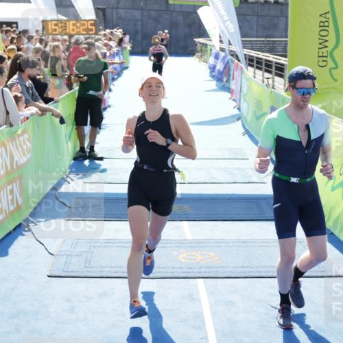 10.08.2025 - GEWOBA Citytriathlon Bremen H.Heesch http://msf.ph/oto/8553977 10.08.2025 15:16:29 Ziel 93, 191, 488 meine-sportfotos.de