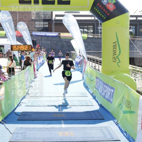 10.08.2025 - GEWOBA Citytriathlon Bremen H.Heesch http://msf.ph/oto/8553993 10.08.2025 15:49:26 Ziel 6, 364, 476, 477 meine-sportfotos.de