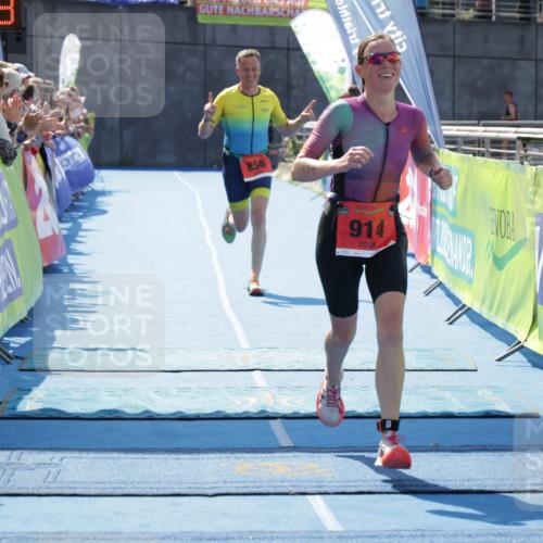 10.08.2025 - GEWOBA Citytriathlon Bremen H.Heesch http://msf.ph/oto/8554001 10.08.2025 14:04:53 Ziel 816, 856, 914 meine-sportfotos.de
