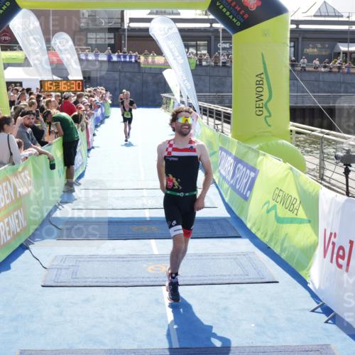 10.08.2025 - GEWOBA Citytriathlon Bremen H.Heesch http://msf.ph/oto/8554003 10.08.2025 15:16:34 Ziel 75, 93, 191, 488 meine-sportfotos.de