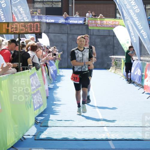 10.08.2025 - GEWOBA Citytriathlon Bremen H.Heesch http://msf.ph/oto/8554011 10.08.2025 14:05:03 Ziel 674, 731 meine-sportfotos.de