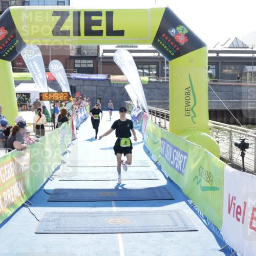 10.08.2025 - GEWOBA Citytriathlon Bremen H.Heesch http://msf.ph/oto/8554012 10.08.2025 15:49:26 Ziel 6, 364, 476, 477 meine-sportfotos.de