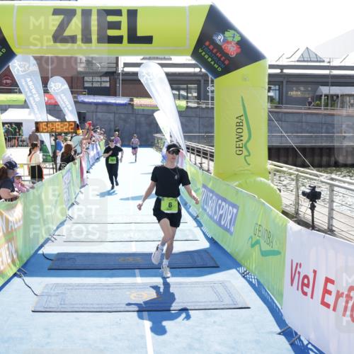 10.08.2025 - GEWOBA Citytriathlon Bremen H.Heesch http://msf.ph/oto/8554020 10.08.2025 15:49:26 Ziel 6, 364, 476, 477 meine-sportfotos.de