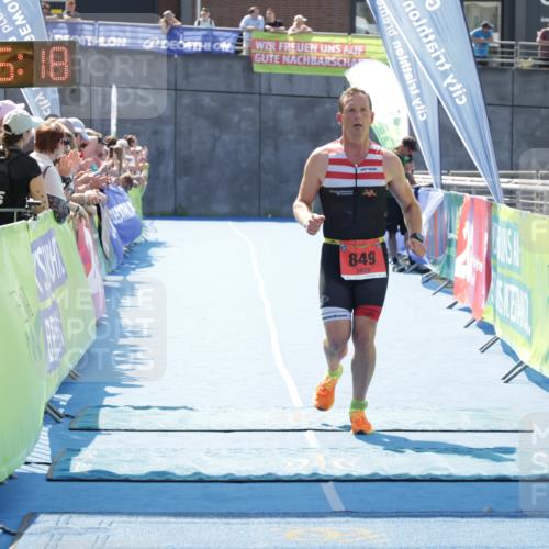10.08.2025 - GEWOBA Citytriathlon Bremen H.Heesch http://msf.ph/oto/8554026 10.08.2025 14:05:22 Ziel 849 meine-sportfotos.de