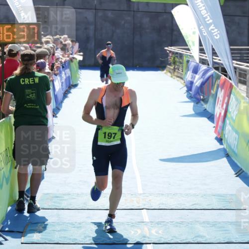 10.08.2025 - GEWOBA Citytriathlon Bremen H.Heesch http://msf.ph/oto/8554028 10.08.2025 15:16:41 Ziel 4, 75, 197 meine-sportfotos.de